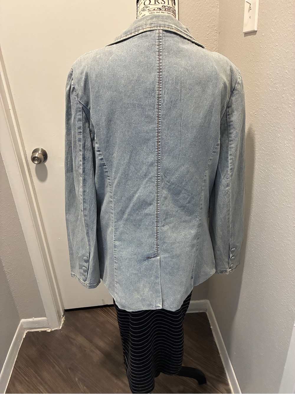 Light Blue Denim Blazer for Women Large - Picture 10 of 16